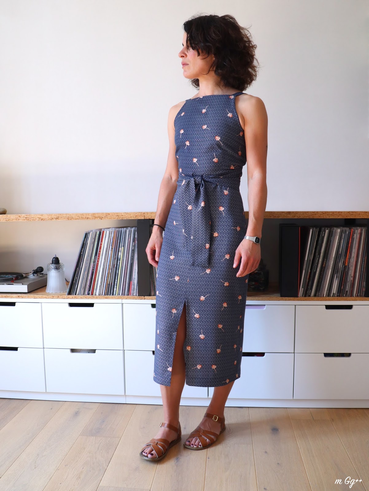 Une "Axis Dress" pour Lo... (Patron de chez Papercutpatterns) par m Gg++