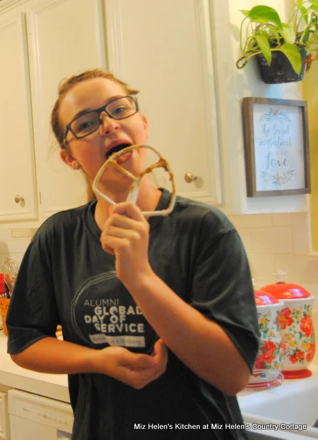 Kyleighs Cinnamon Cookie Bites at Miz Helen's Country Cottage