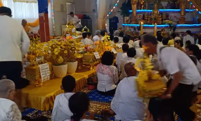 KHMER BUDDHIST TEMPLE, CAMBODIAN MONKS, KHMER MONK, CEREMONY, KATHINA CEREMONY,