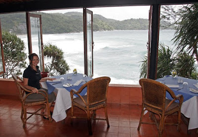 Mom Tris Kitchen with view to Kata Noi Beach