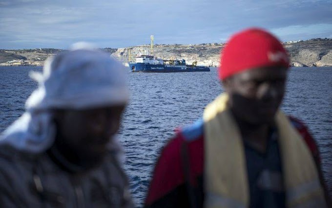 Αφρικανοί παράνομοι μετανάστες ζητούν αποζημίωση από τον Σαλβίνι που... δεν επέτρεπε την είσοδο τους στην Ιταλία (!!!)