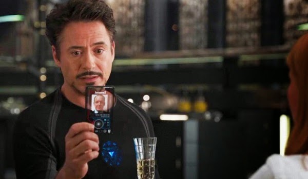 Ini Dia Smartphone Transparan Iron Man Pada Film Avengers 
