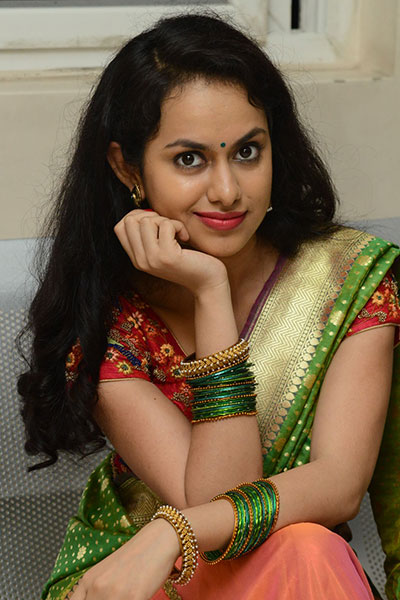 hot actress in saree spicy images