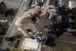 Florida Sinkholes on August 2011   Kaunseling   Online   Peribadi   Remaja   Ibubapa