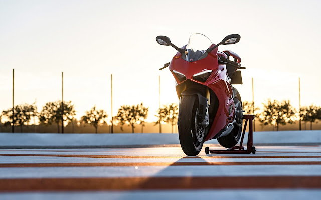 Ducati Panigale HD Wallpaper