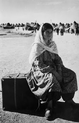 صورة لاجئة فلسطينية من منطقة حيفا عام ١٩٥٠