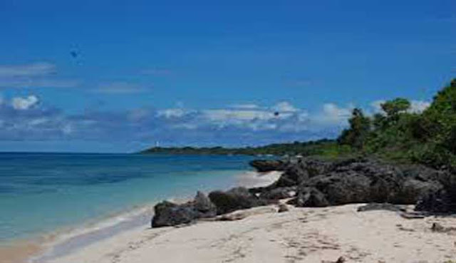  PANTAI TERINDAH DI WAKATOBI