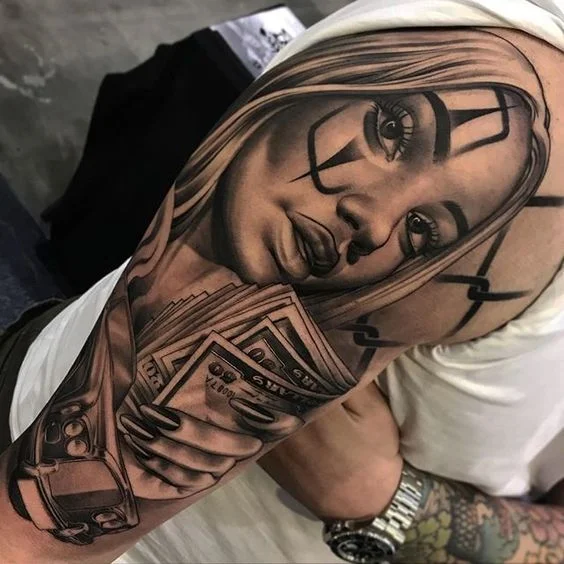 Imagen de un Tatuaje de chica bonita sensual en estilo realista