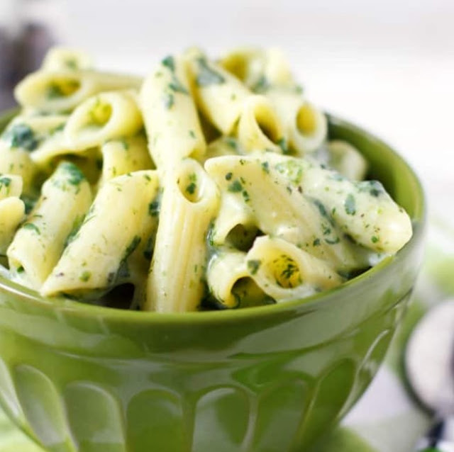 Pasta with Creamy Spinach Sauce #vegetarian #dinner