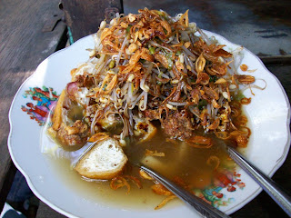 Makanan Khas Surabaya : Lontong Balap