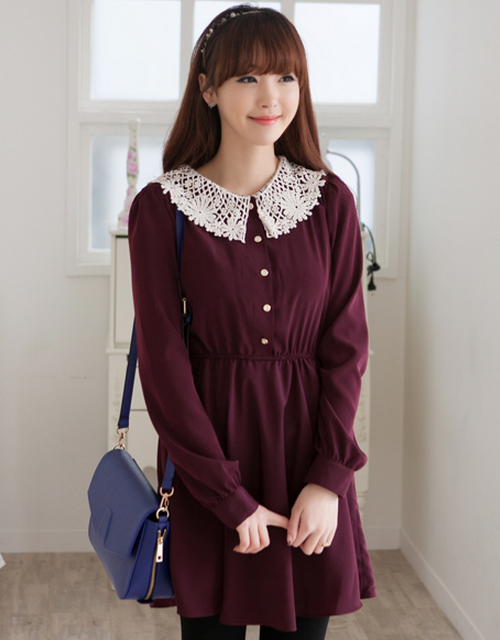 Long-Sleeved Dress with Crocheted Collar