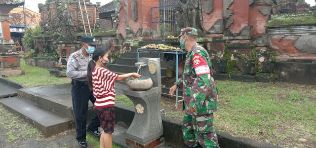  Dandim Lengkapi Fasilitas  Wastafel di Obyek Wisata dan Tempat  Umum di Tabanan.