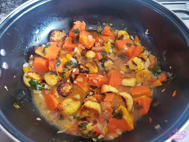 Receita vegana de Moqueca de Banana da Terra