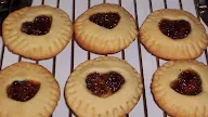 Filled Raisin Cookies - Filled Cookies A 1940s Recipe Lillian S Cupboard : The filled cookie represents a special heritage and we are proud to offer you this special treat.