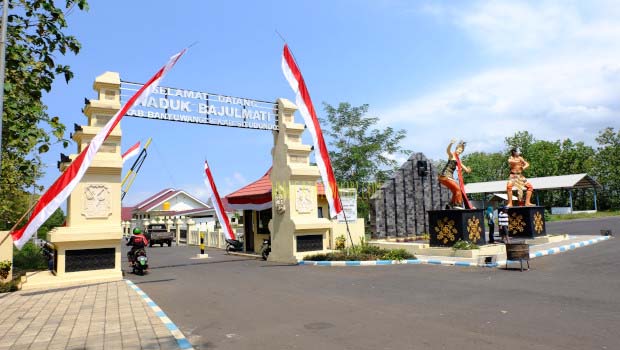 Pintu masuk Waduk Bajulmati Wongsorejo, Banyuwangi.