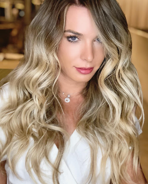 Carolina Montenegro aka Carolina Mee – Most Beautiful Transgender Woman Blonde Hair