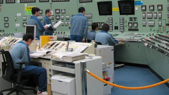 Instalaciones eléctricas residenciales - Sala de control de central nucleoeléctrica de Fukushima