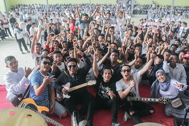 Oktanadhya Defa dan Enemy Down Sukses Ramaikan HUT SMK N 1 Punggelan Banjarnegara