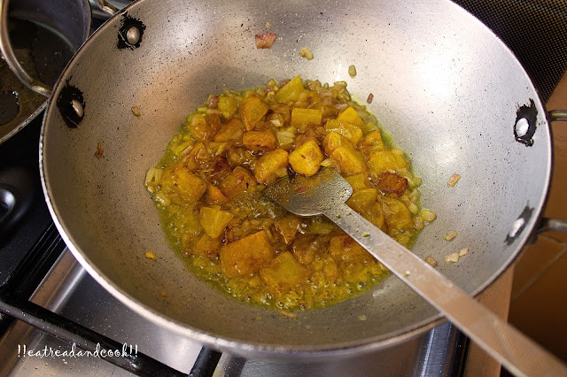 bengali recipe and preparation Jhinge Chingri Posto recipe / Prawns and Ridge Gourd Curry with Poppy Seeds Paste recipe with step by step pictures