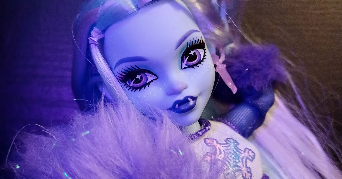 Monster High Doll - Abbey Bominable - Grey with Blue Hair - wide 4