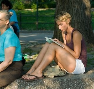 Reading in public: Very Hot Girls Pic