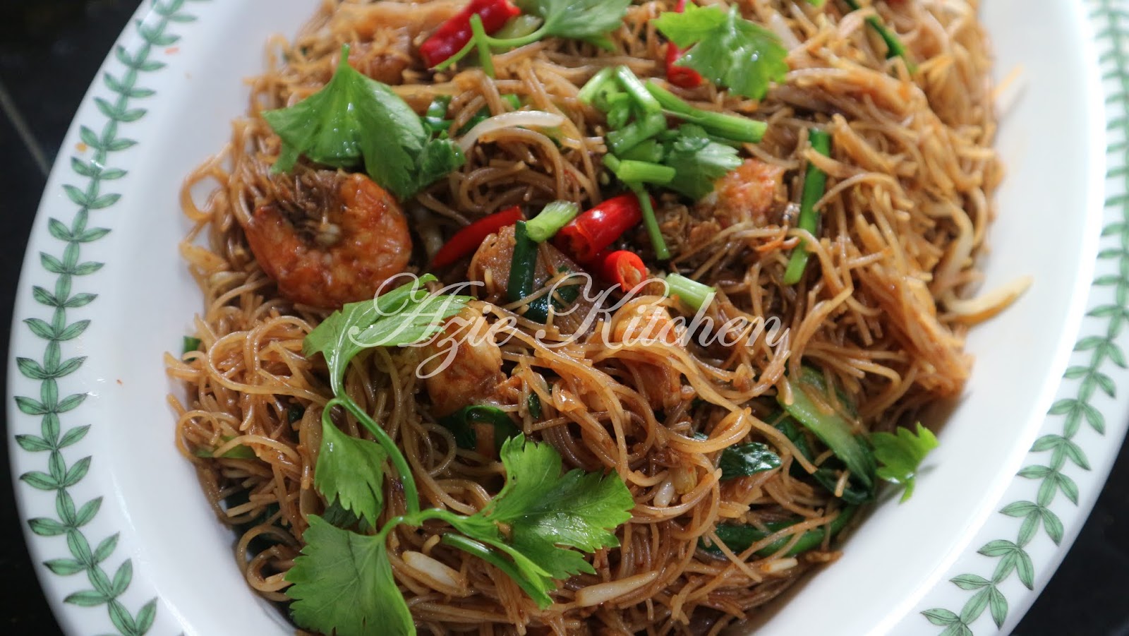 Mee Hoon Goreng Kicap Yang Sangat Sedap - Azie Kitchen