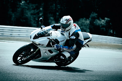 2011 Triumph Daytona 675R Action