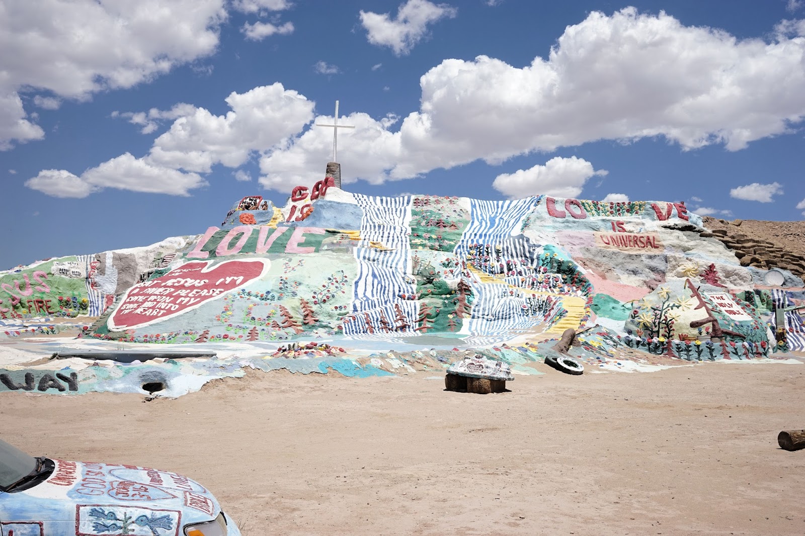 God is love, Welcome to Salvation Mountain //