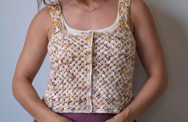 Tutorial de patrón de camiseta sin mangas de mimbre a crochet con puntos especiales a crochet