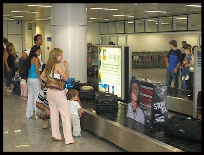 Best of Airport Ad Seen On www.coolpicturegallery.net