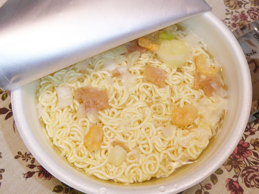 金ちゃん・ねぎらーめんを使って『ねぎ焼ラーメン』を作る！