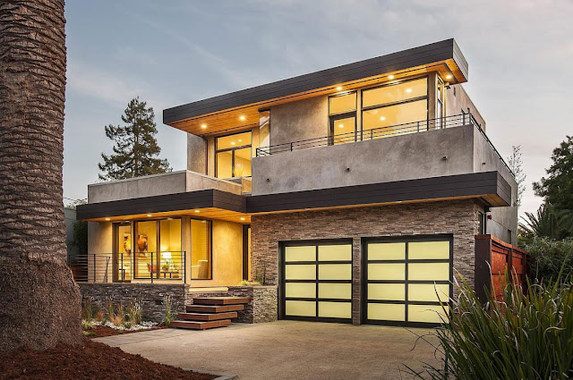 Modern front facade of Contemporary Style Home in Burlingame