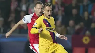 Barcelona declare midfielder Arthur intransferrable