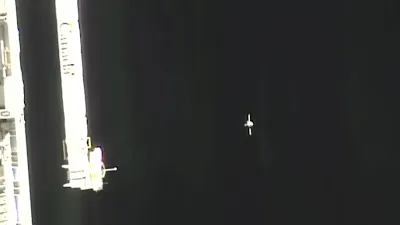 There's no UFO next to Soyuz in this image.