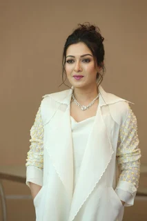 Catherine Tresa at World Famous Lover Movie Trailer Launch