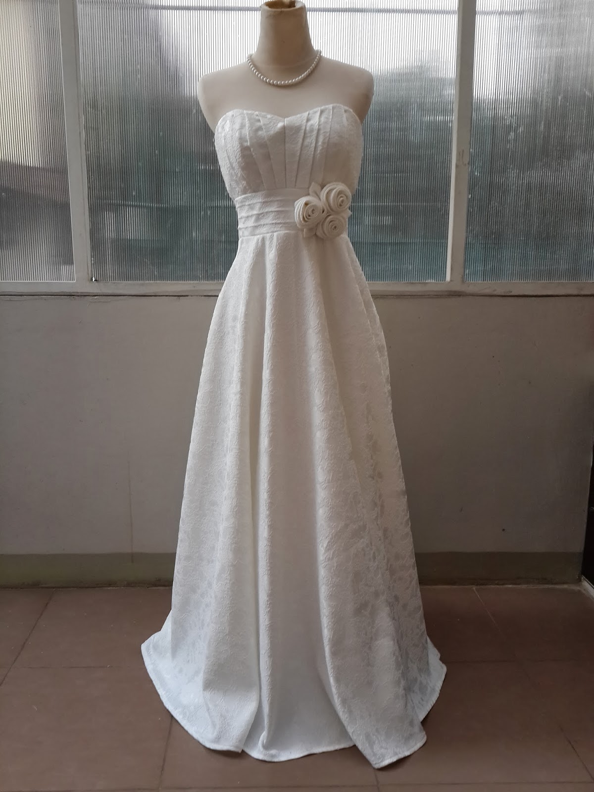 Sewa Gaun Pesta Wedding Dress Simple by Butik Sewa Gaun 