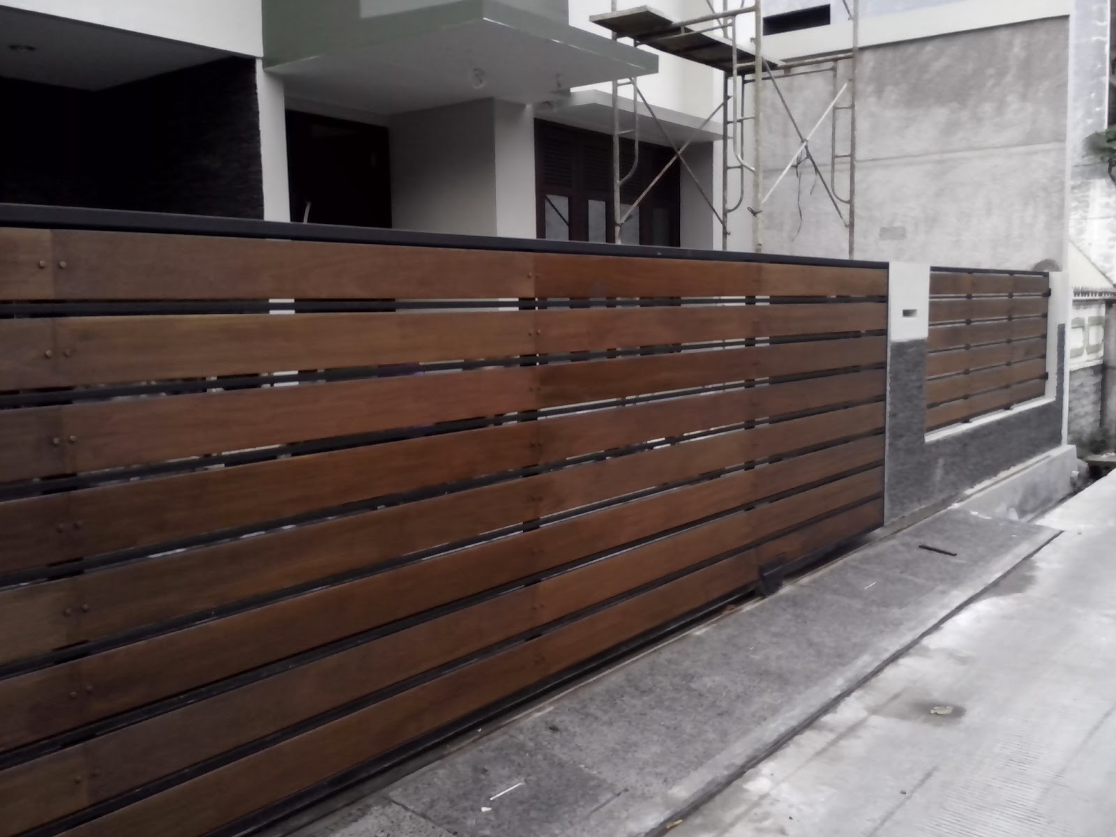 DUNIA BAHAN BANGUNAN BANDUNG HARGA DECKING KAYU BENGKIRAI