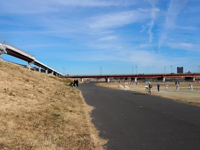 荒川自転車道　西新井橋