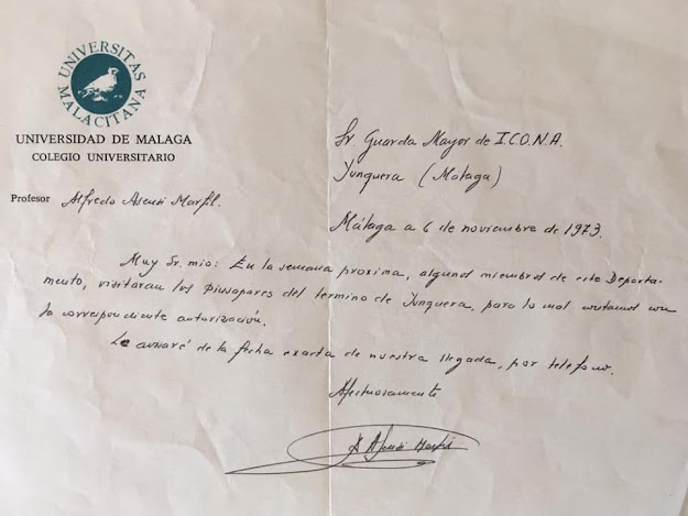 Carta fechada el 6 de noviembre de 1973 que dirige Alfredo Asensi Marfil, profesor del Departamento de Botánica del Colegio Universitario de Málaga, a José Pino Rivera, guarda forestal de Yunquera, notificándole la próxima visita a los pinsapares de Yunquera de miembros del Departemento. Fuente: Archivo personal de José Pino Rivera.