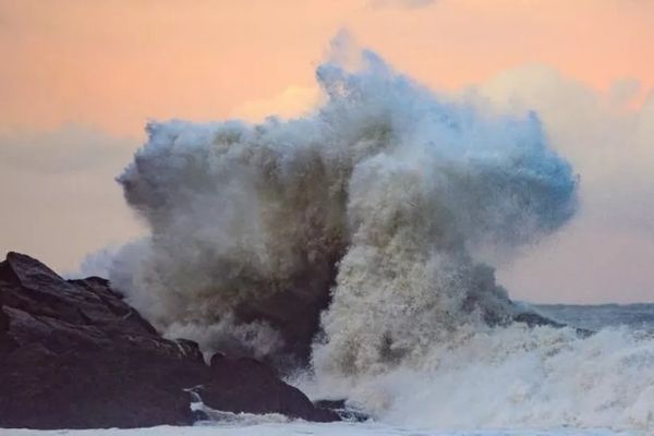 Tempestade no mar - Portos de Itajaí e Navegantes já somam prejuízos