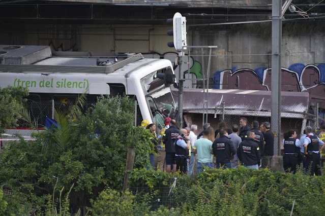 Train crash in Barcelona kills driver and dozens injured