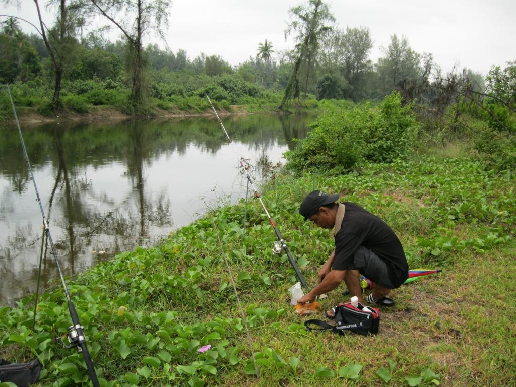  Mancing  Di  Sungai  Bandar Baru Kerteh Siakappaka