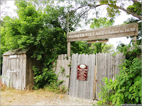 Entrada a Pionner Village, Salem