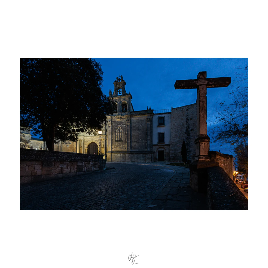 Antonio José Muro | 335/365 | La cruz en hora azul