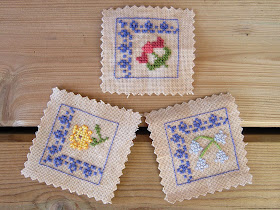 biscornu, bordado, broderie, punto cruz, cross stitch, point croix, primavera, printemps, spring