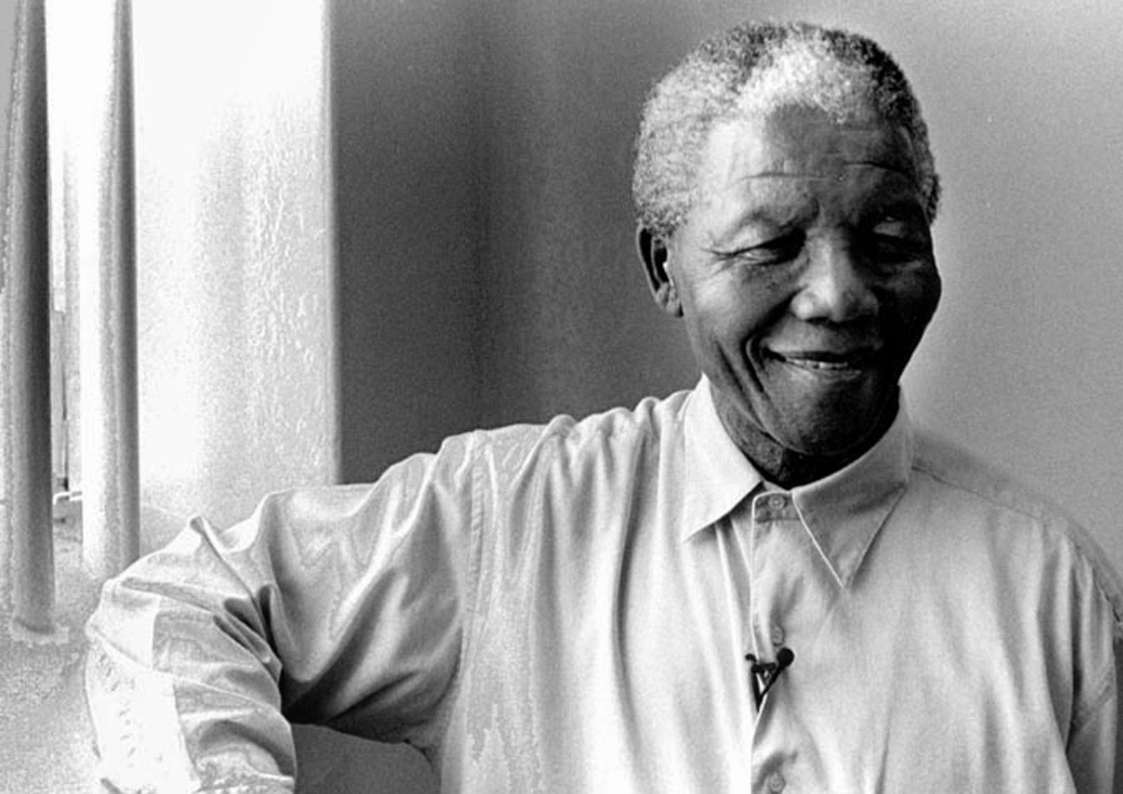 mandelas-return-to-his-cell-on-robben-island-1994.jpg