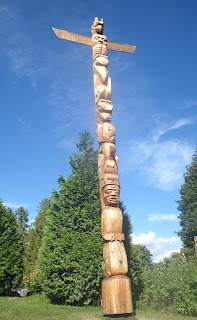 2009 - New unpainted Totem Pole, Stanley Park, Vancouver