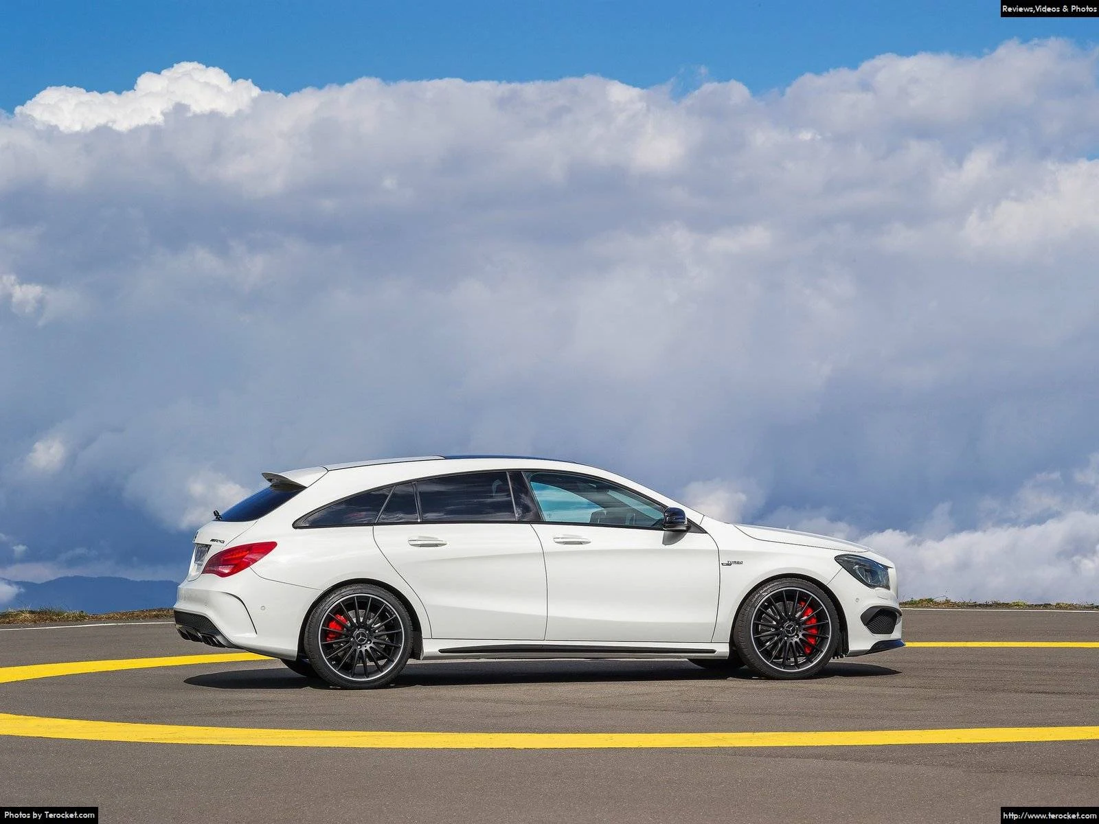 Hình ảnh xe ô tô Mercedes-Benz CLA45 AMG Shooting Brake 2016 & nội ngoại thất