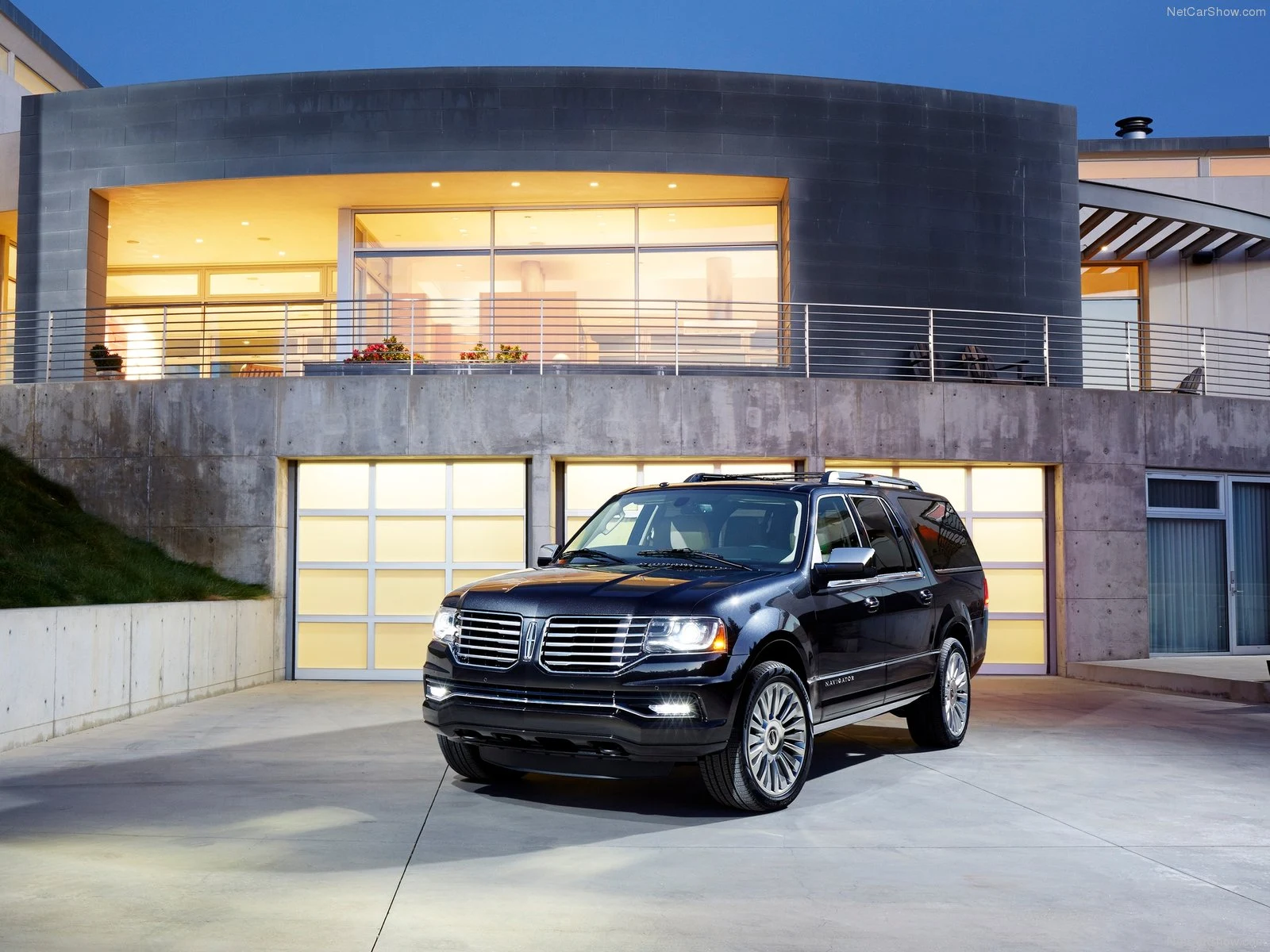 Hình ảnh xe ô tô Lincoln Navigator 2015 & nội ngoại thất