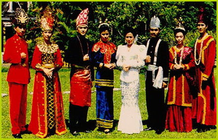  Pakaian  Adat  dari Sulawesi  Sulawesi  Barat Sulawesi  Utara 